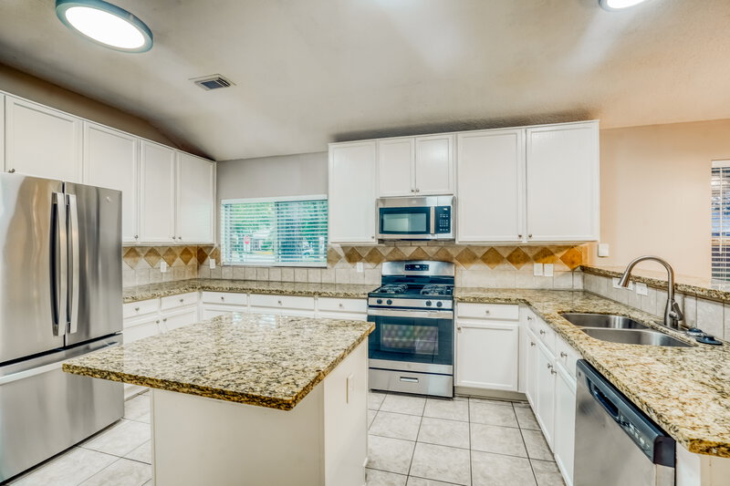2,355/Mo, 10403 Falling River Dr Houston, TX 77095 Kitchen View 2