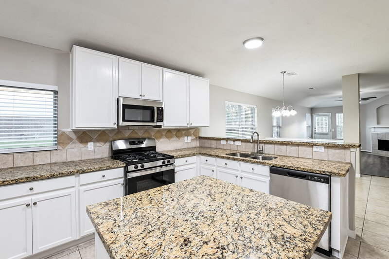 2,425/Mo, 10403 Falling River Dr Houston, TX 77095 Kitchen View 2