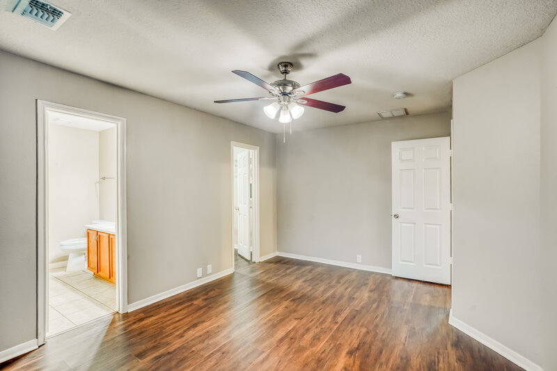 2,355/Mo, 10403 Falling River Dr Houston, TX 77095 Main Bedroom View 2