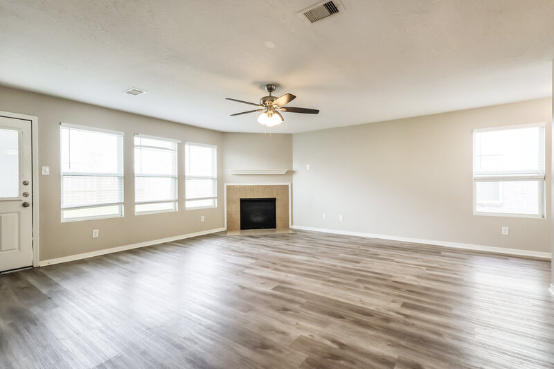 1,860/Mo, 17819 Yellow Birch Trl Humble, TX 77346 Living Room View 3