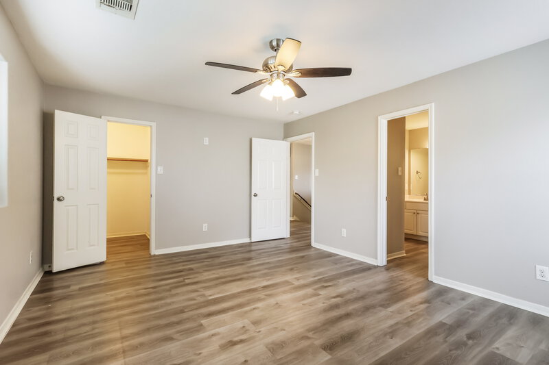 1,860/Mo, 17819 Yellow Birch Trl Humble, TX 77346 Main Bedroom View