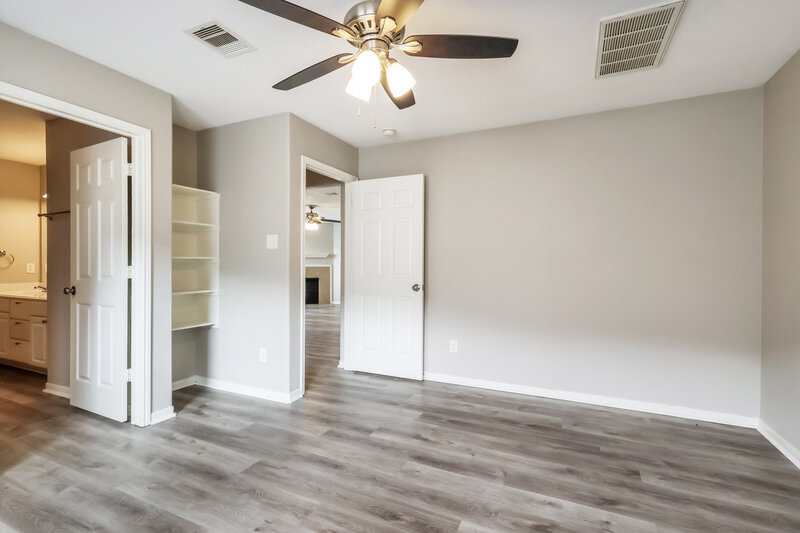 1,860/Mo, 17819 Yellow Birch Trl Humble, TX 77346 Bedroom View 2