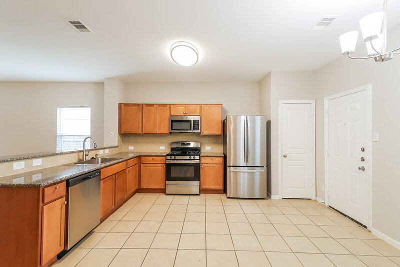 1,660/Mo, 2211 Moss Bluff Ln Rosenberg, TX 77471 Kitchen View 2