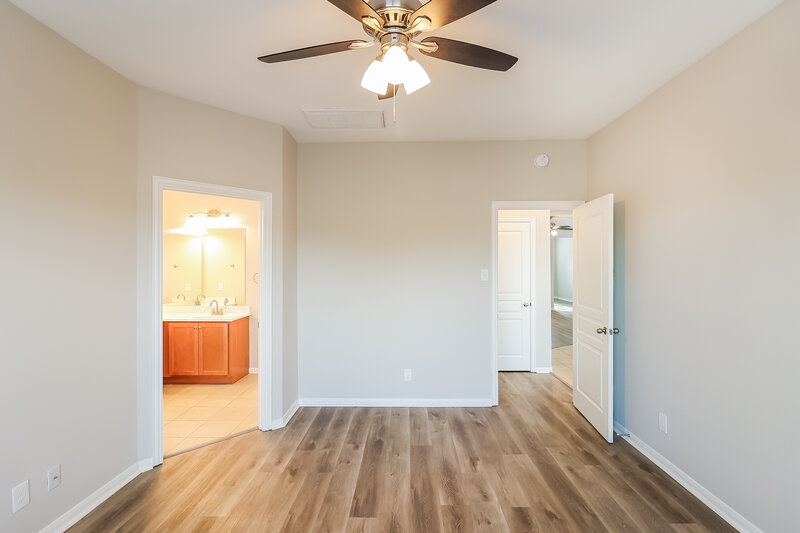 1,660/Mo, 2211 Moss Bluff Ln Rosenberg, TX 77471 Main Bedroom View 2