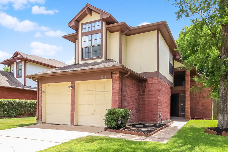 2,015/Mo, 9411 Spindlewood Dr Houston, TX 77083 External View