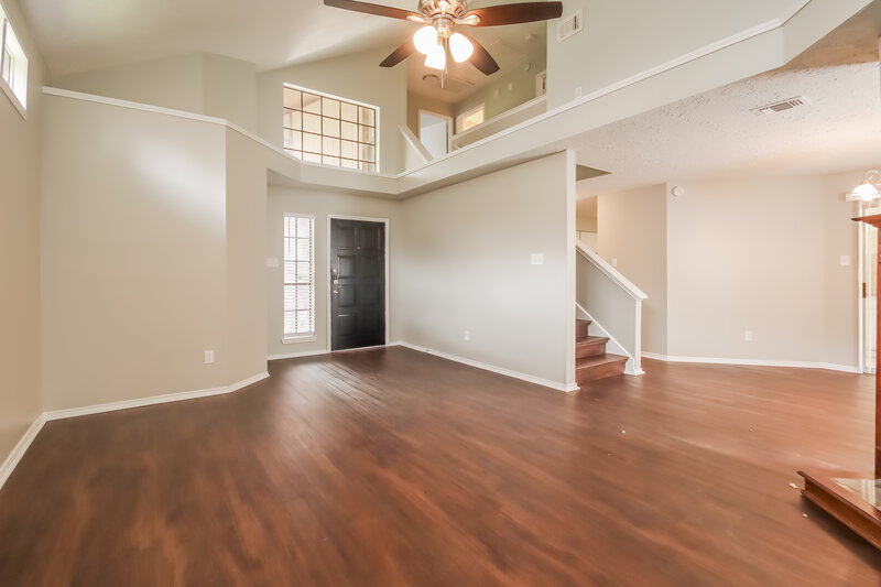 2,015/Mo, 9411 Spindlewood Dr Houston, TX 77083 Living Room View
