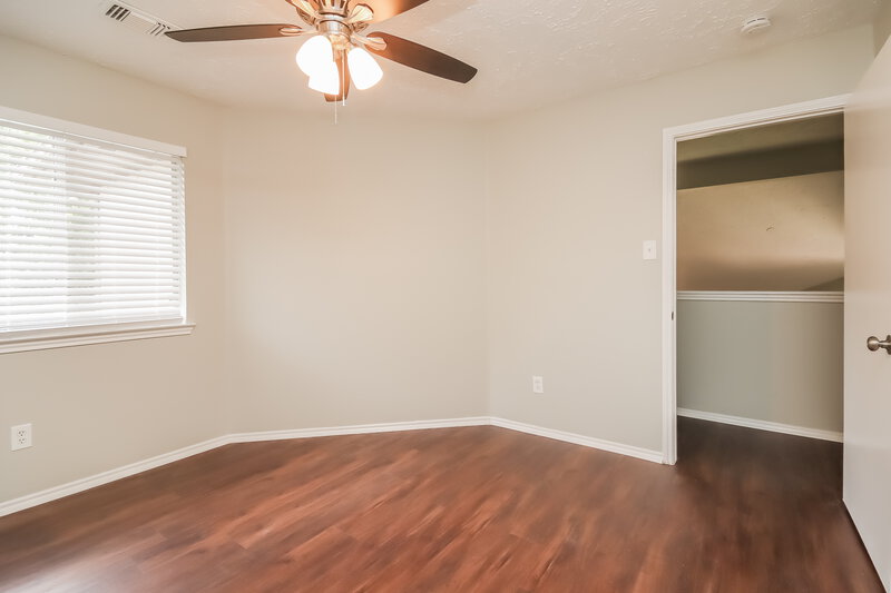 2,015/Mo, 9411 Spindlewood Dr Houston, TX 77083 Bedroom View 2