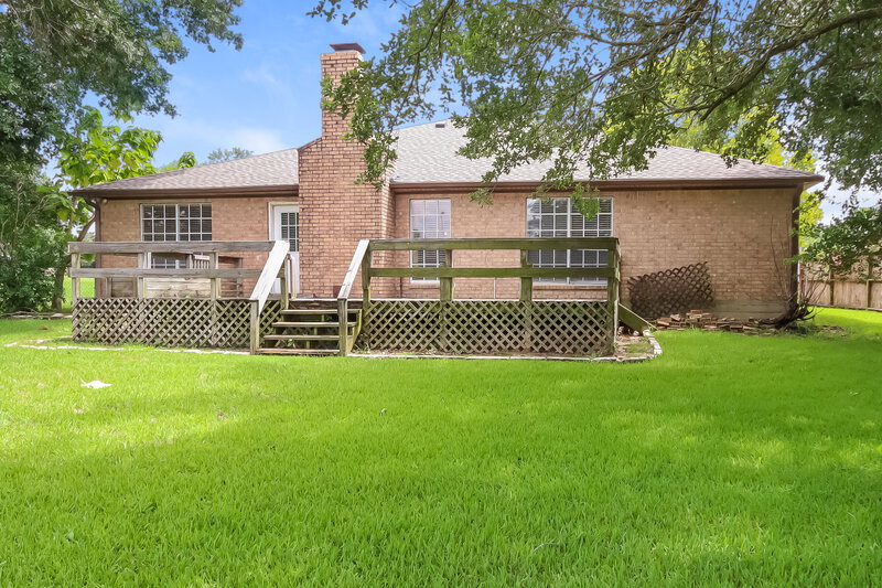 1,560/Mo, 9695 Twin Shores Dr Willis, TX 77318 Rear View