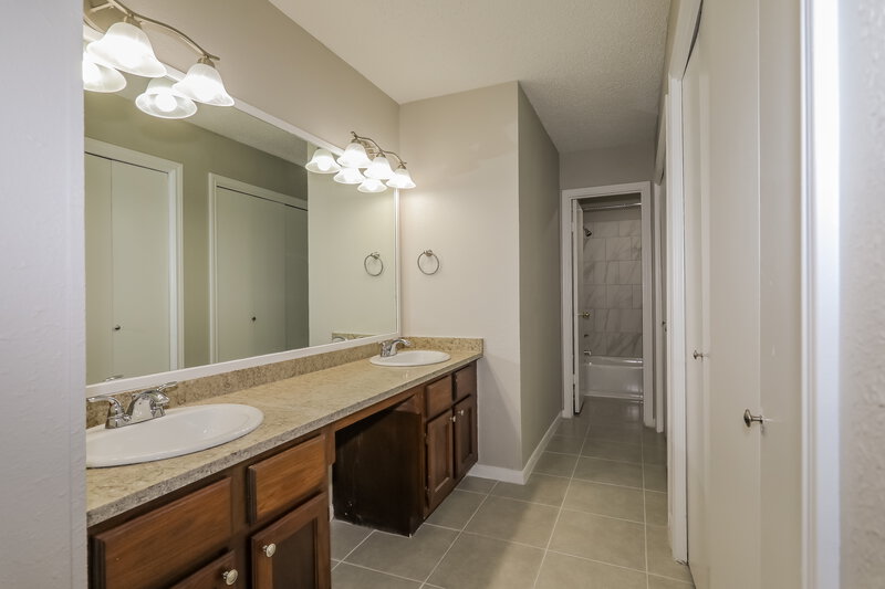1,760/Mo, 16919 Amidon Dr Spring, TX 77379 Main Bathroom View
