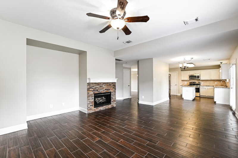 2,890/Mo, 4530 Allegro Dr Seabrook, TX 77586 Family Room View 2