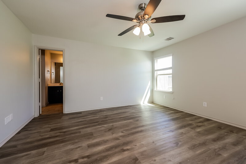 2,315/Mo, 2602 Ski Lodge Dr Spring, TX 77373 Main Bedroom View