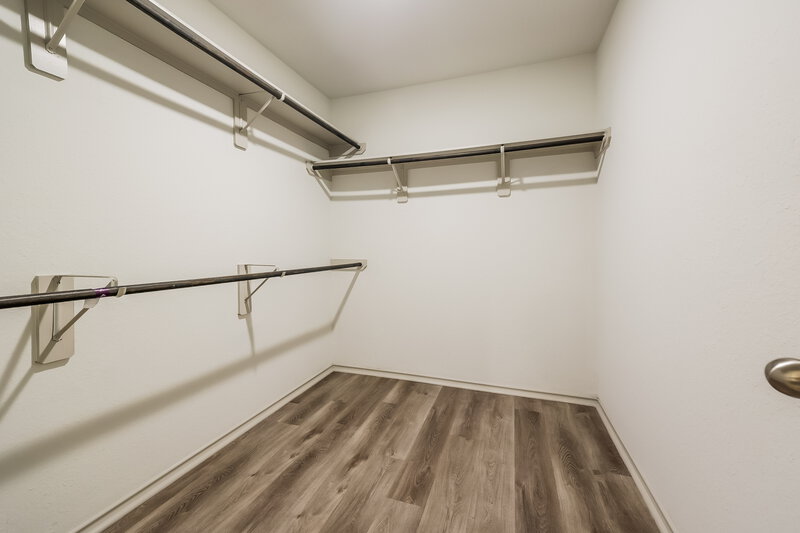 2,315/Mo, 2602 Ski Lodge Dr Spring, TX 77373 Walk In Closet View