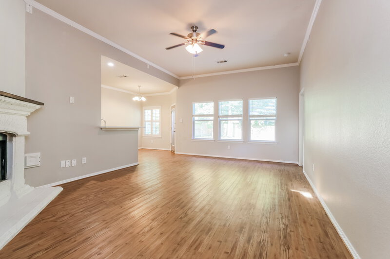 1,850/Mo, 288 Mesa Vw Montgomery, TX 77316 Living Room View