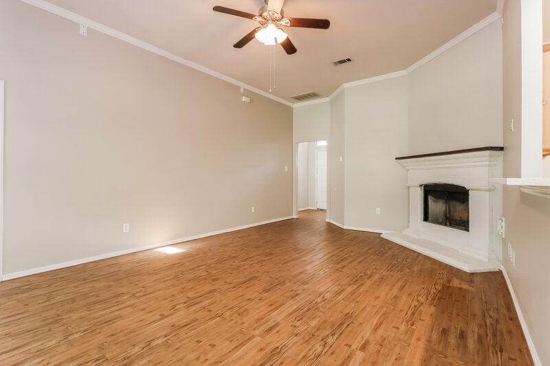 1,850/Mo, 288 Mesa Vw Montgomery, TX 77316 Living Room View 3