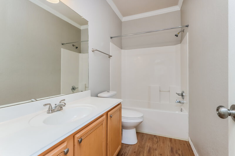 1,850/Mo, 288 Mesa Vw Montgomery, TX 77316 Bathroom View