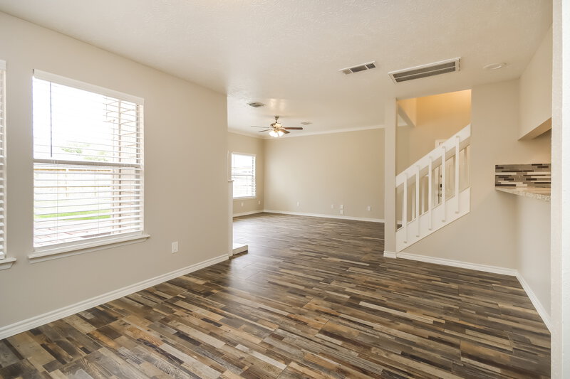 2,285/Mo, 15802 Saint Lawrence Cir Friendswood, TX 77546 Living Room View