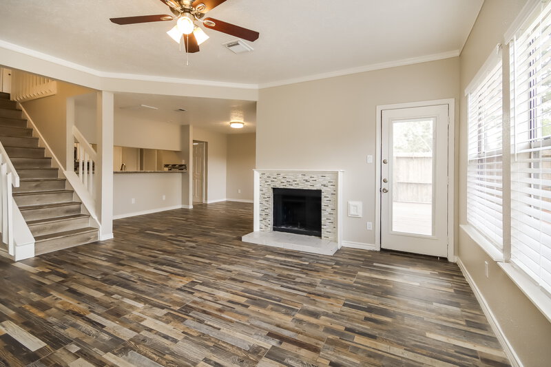 2,285/Mo, 15802 Saint Lawrence Cir Friendswood, TX 77546 Living Room View 3