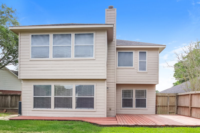 2,285/Mo, 15802 Saint Lawrence Cir Friendswood, TX 77546 Rear View