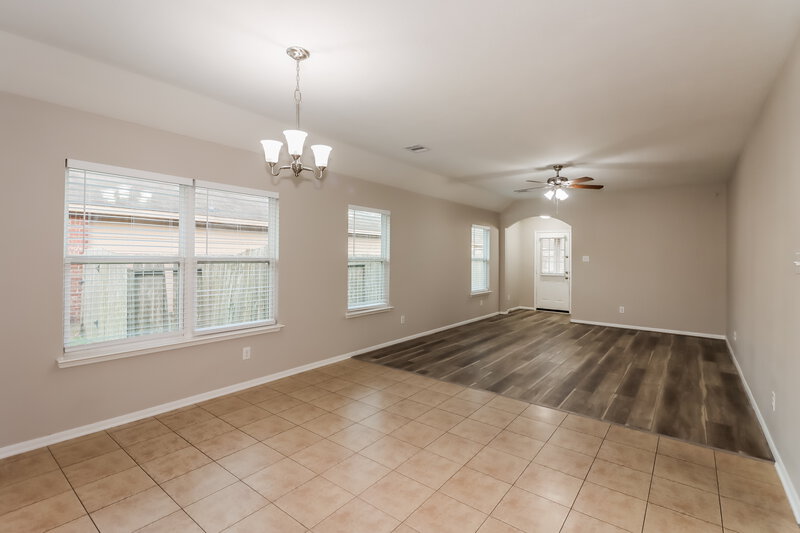 2,135/Mo, 911 Blair Field Ln Fresno, TX 77545 Living Room View