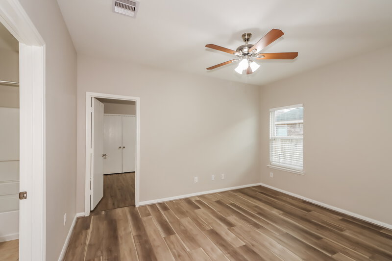 2,135/Mo, 911 Blair Field Ln Fresno, TX 77545 Bedroom View