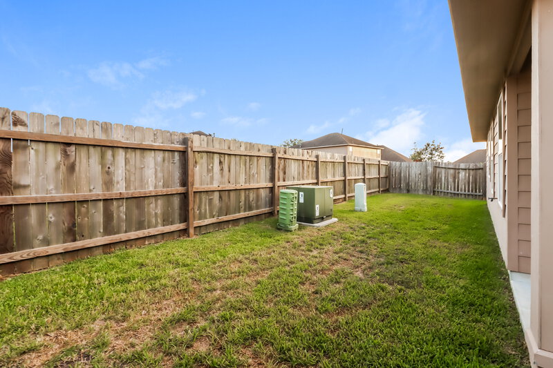 2,135/Mo, 911 Blair Field Ln Fresno, TX 77545 Exterior View