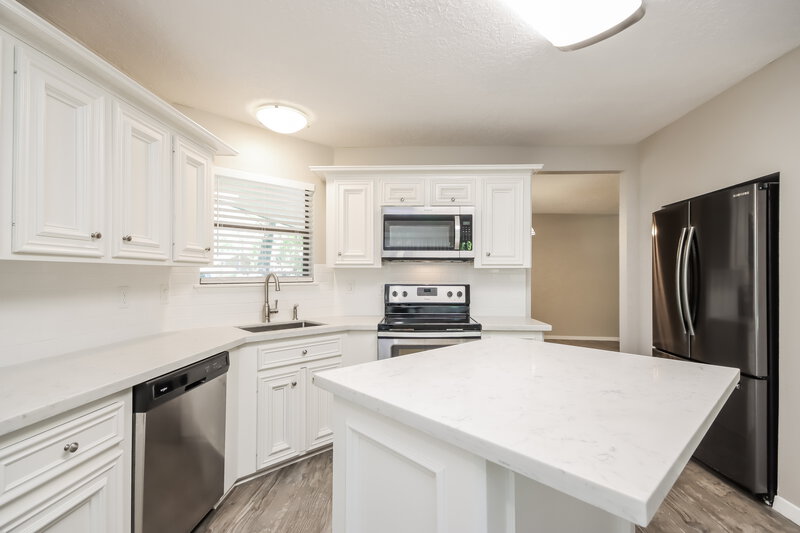 1,785/Mo, 16210 S Helm Ct Crosby, TX 77532 Kitchen View 2
