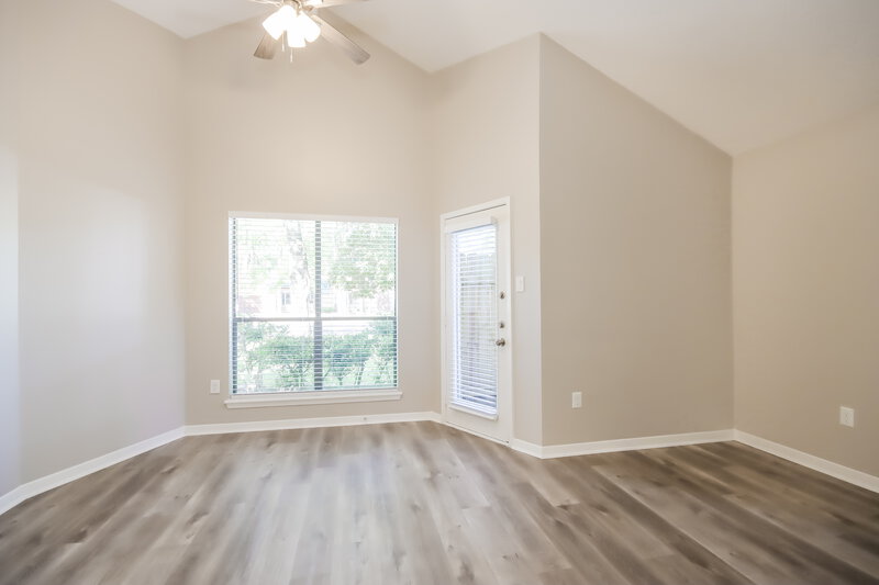 1,785/Mo, 16210 S Helm Ct Crosby, TX 77532 Main Bedroom View