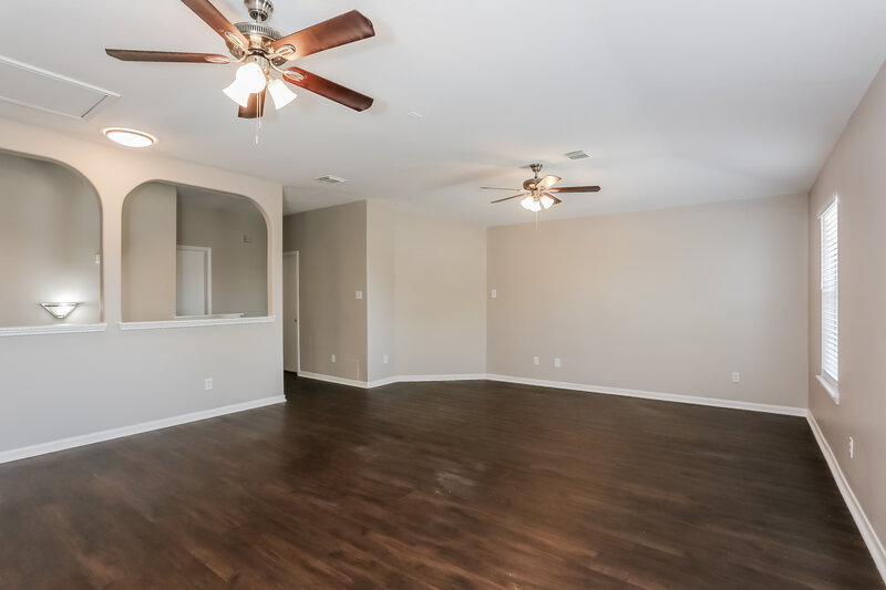 2,335/Mo, 16114 Callan Ln Houston, TX 77049 Living Room View 2
