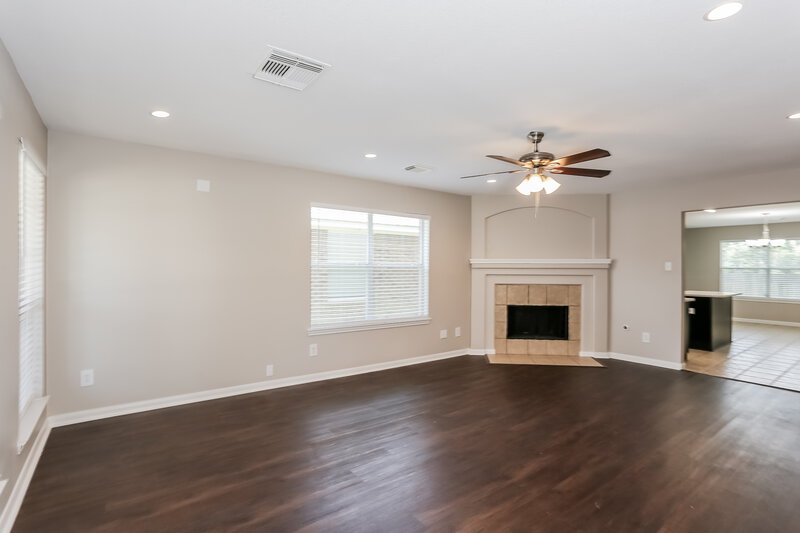 2,335/Mo, 16114 Callan Ln Houston, TX 77049 Living Room View 4