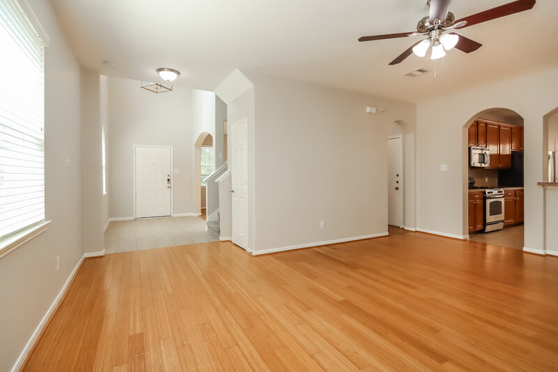 2,985/Mo, 12011 Summer Range Dr Humble, TX 77346 Living Room View 2