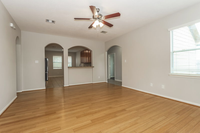 2,190/Mo, 12011 Summer Range Dr Humble, TX 77346 Living Room View 2