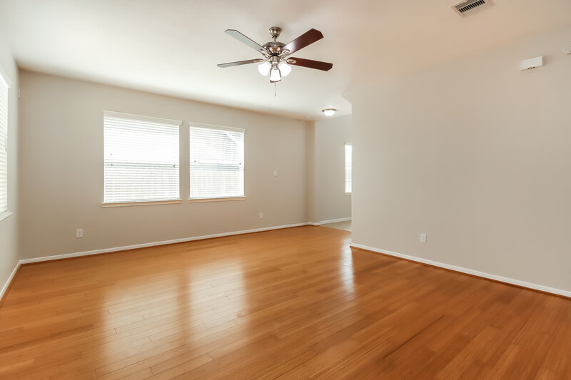2,985/Mo, 12011 Summer Range Dr Humble, TX 77346 Living Room View 3