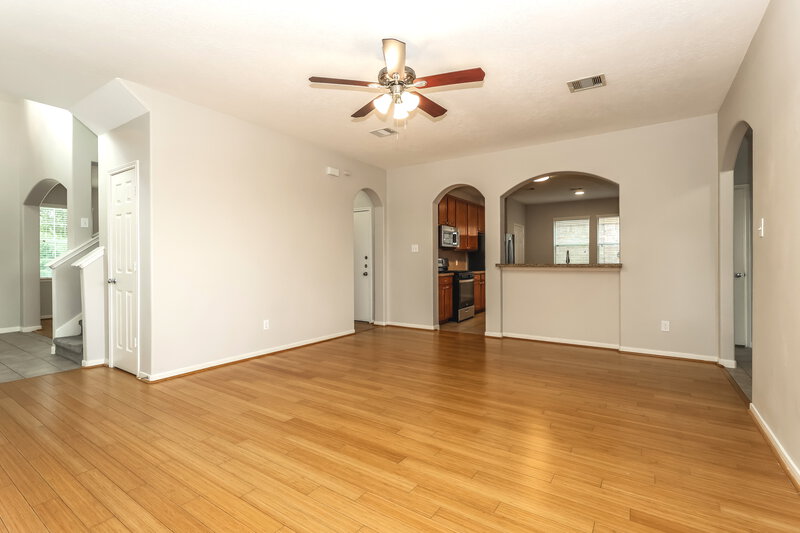 2,190/Mo, 12011 Summer Range Dr Humble, TX 77346 Living Room View 3