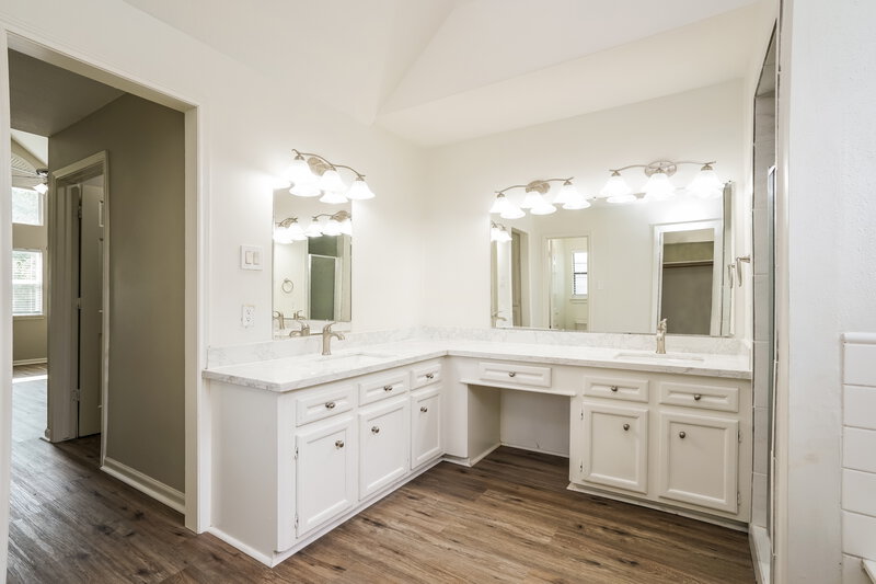 2,240/Mo, 24714 Gilbough Dr Tomball, TX 77375 Main Bedroom View 2