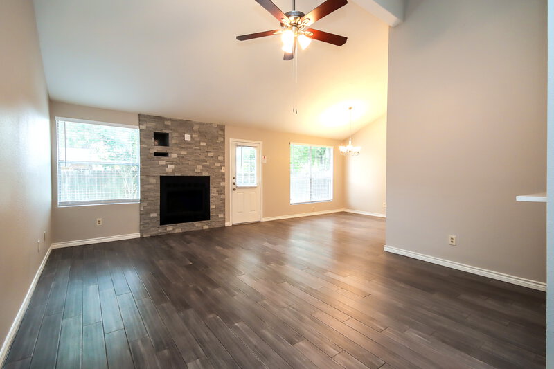 2,105/Mo, 7322 Maczali Dr Missouri City, TX 77489 Living Room View