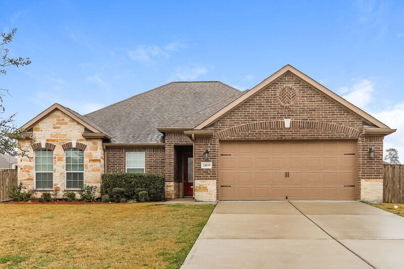 2,020/Mo, 18859 Maverick Ranch Rd W Magnolia, TX 77355 External View