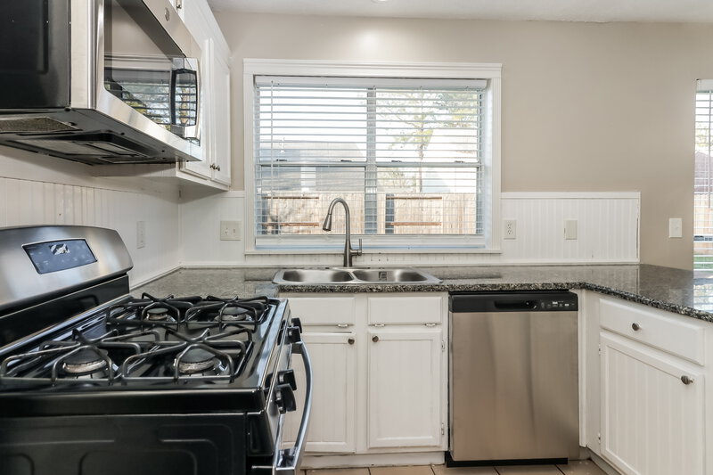 2,235/Mo, 18162 Holly Green Dr Houston, TX 77084 Kitchen View