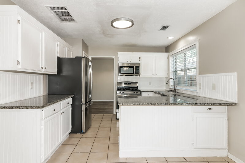 2,235/Mo, 18162 Holly Green Dr Houston, TX 77084 Kitchen View 2