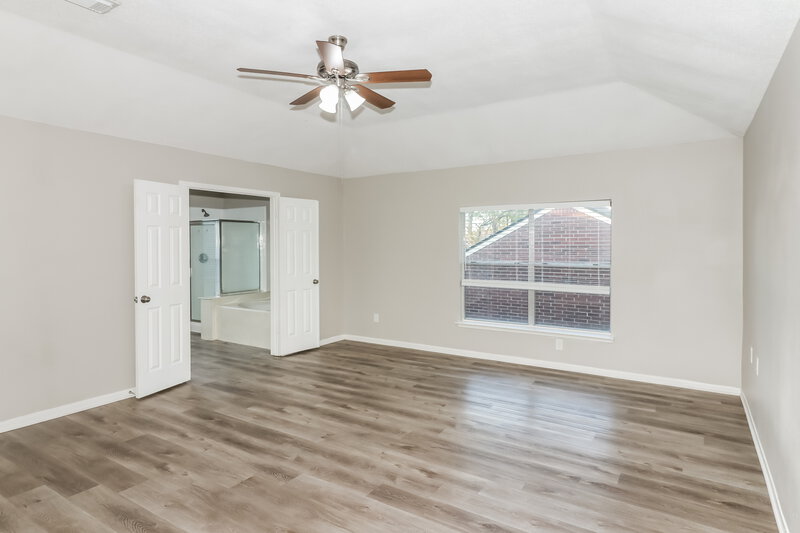 2,235/Mo, 18162 Holly Green Dr Houston, TX 77084 Main Bedroom View