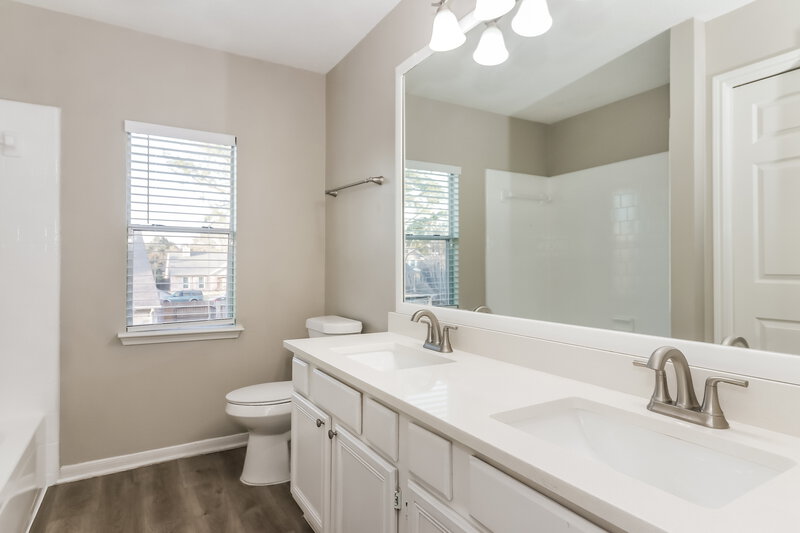 2,235/Mo, 18162 Holly Green Dr Houston, TX 77084 Bathroom View
