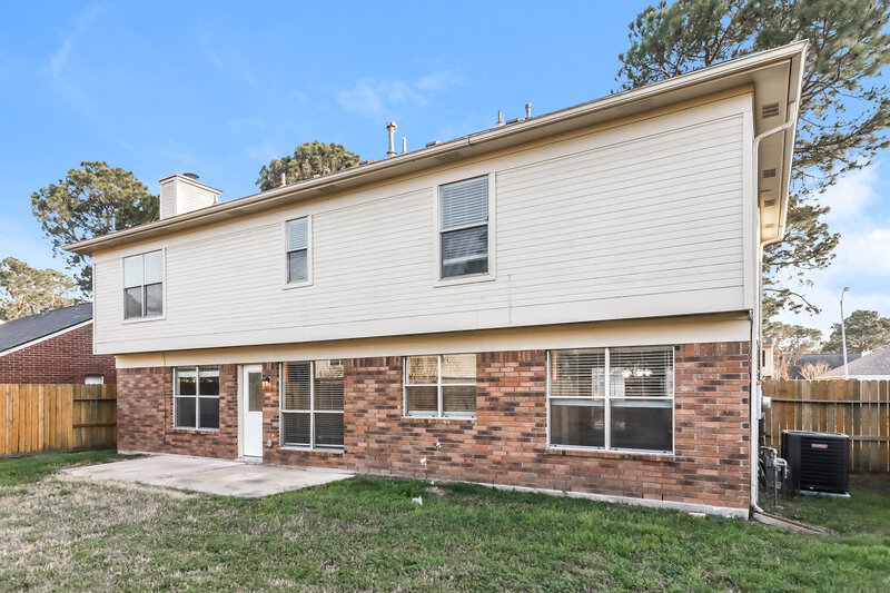 2,235/Mo, 18162 Holly Green Dr Houston, TX 77084 Rear View
