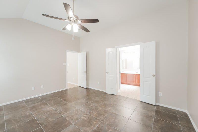 2,065/Mo, 1099 Shadow Glenn Dr Conroe, TX 77301 Main Bedroom View 2