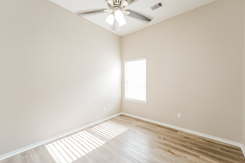 2,065/Mo, 1099 Shadow Glenn Dr Conroe, TX 77301 Bedroom View 2