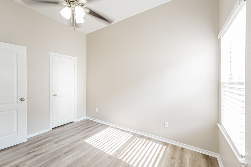 2,065/Mo, 1099 Shadow Glenn Dr Conroe, TX 77301 Bedroom View 3