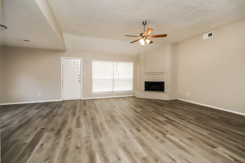 1,960/Mo, 21206 Waymare Ln Spring, TX 77388 Living Room View