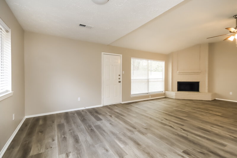 1,960/Mo, 21206 Waymare Ln Spring, TX 77388 Living Room View 3