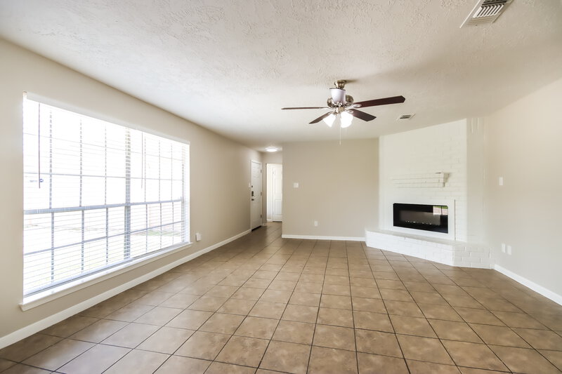 1,760/Mo, 8514 Forest Point Dr Humble, TX 77338 Living Room View