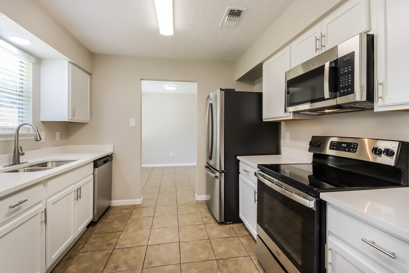 1,760/Mo, 8514 Forest Point Dr Humble, TX 77338 Kitchen View