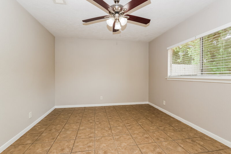 1,750/Mo, 8514 Forest Point Dr Humble, TX 77338 Main Bedroom View