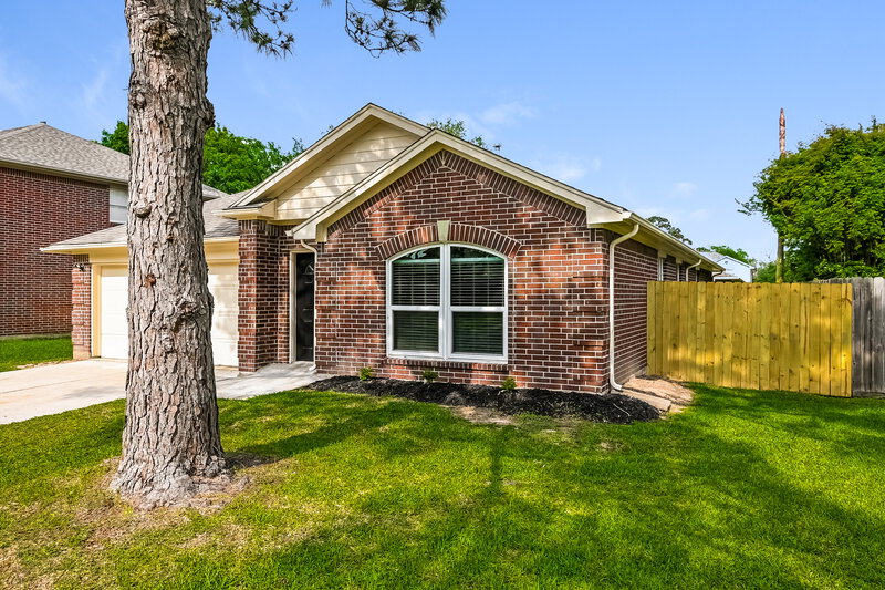 2,170/Mo, 4305 Kingfish Dr Seabrook, TX 77586 Front View